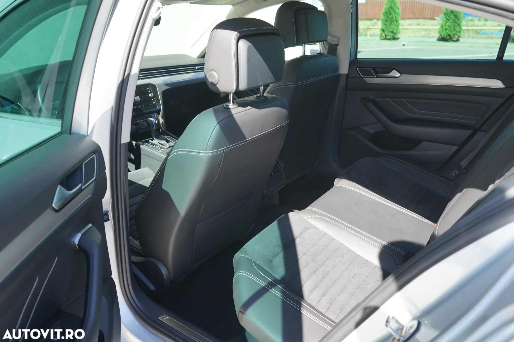 Volkswagen Passat Variant 2.0 TDI DSG Highline - 30