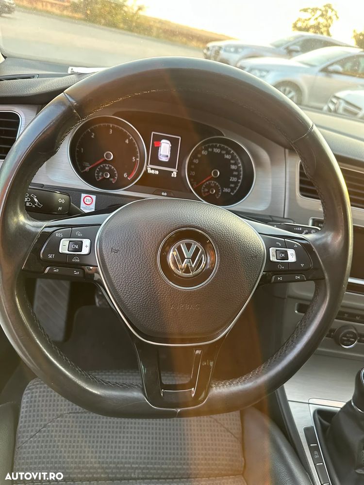 Volkswagen Golf 2.0 BlueTDI Comfortline - 17