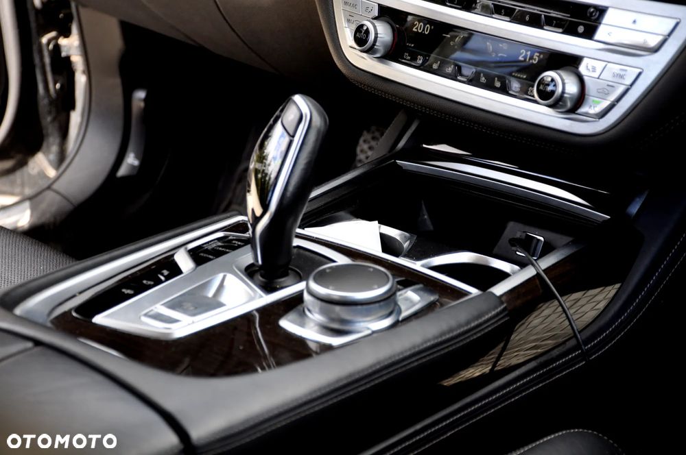 BMW Seria 7 750Ld xDrive - 35
