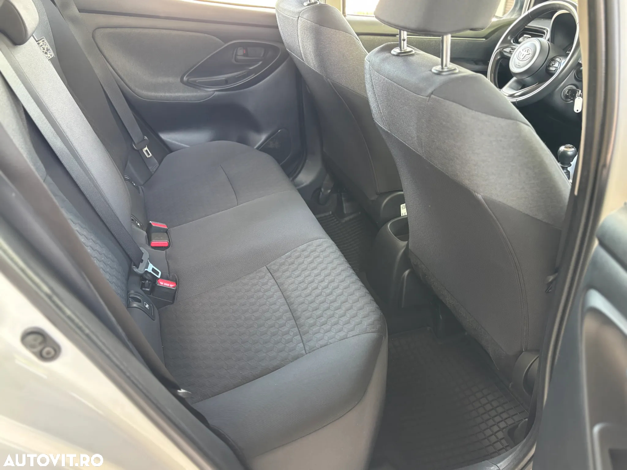 Toyota Yaris - 16