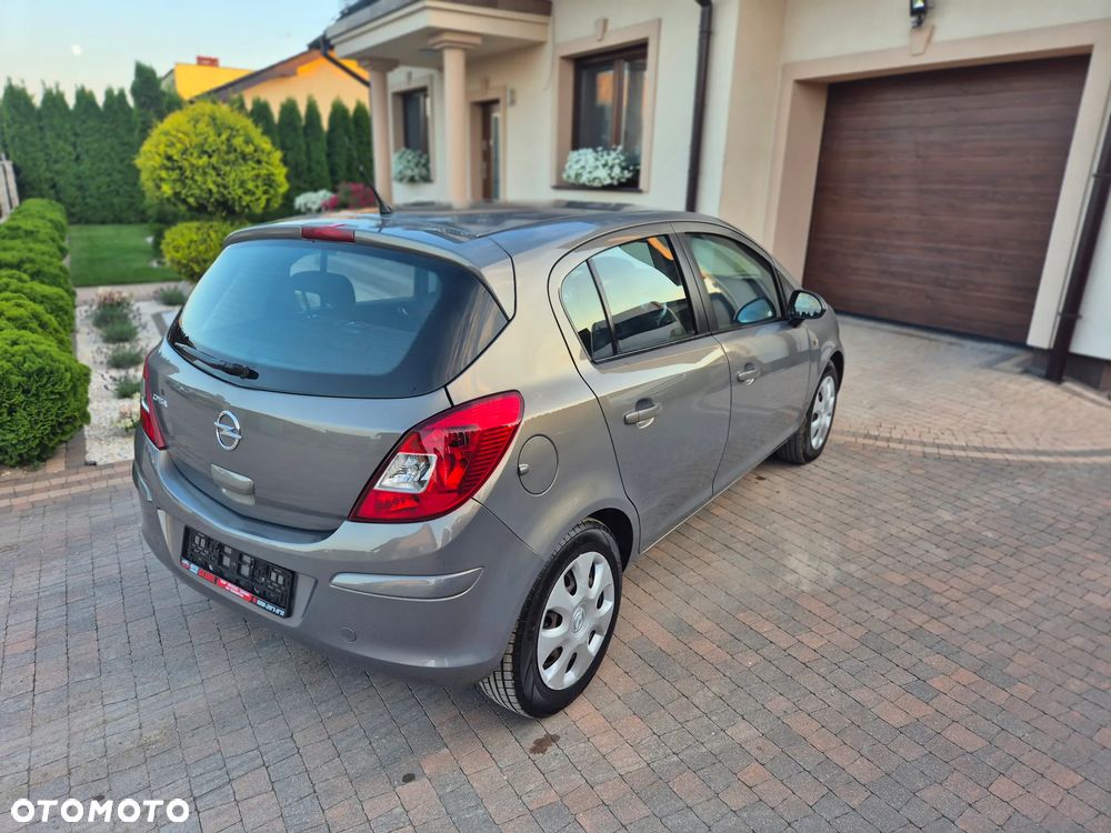 Opel Corsa 1.2 16V Essentia - 10
