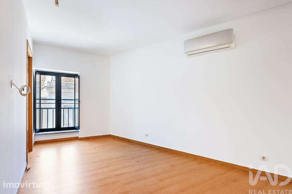 Apartamento T2 em Campo de Ourique - Grande imagem: 2/20