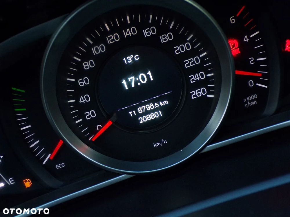 Volvo V40 D2 Momentum - 19
