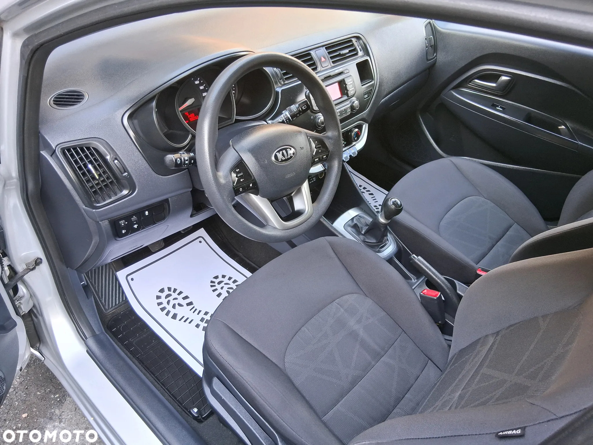Kia Rio - 11