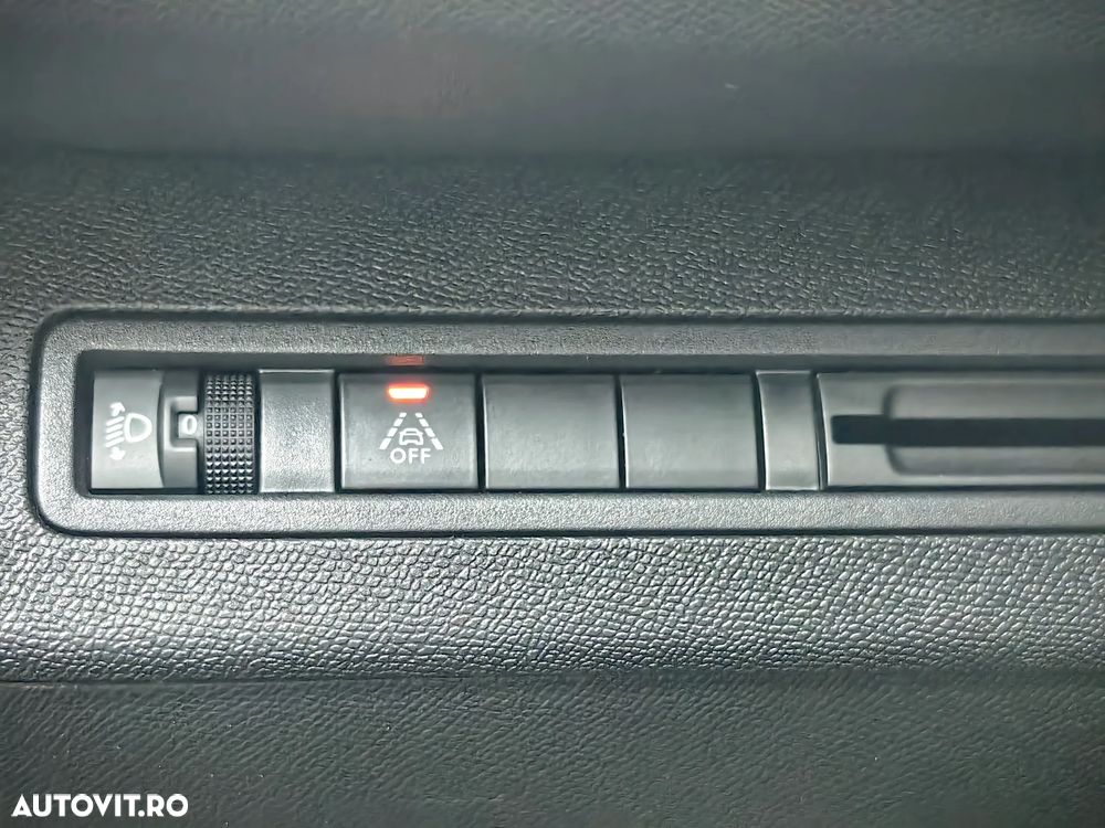 Peugeot 3008 1.2 PureTech 130 EAT8 Active Pack - 26