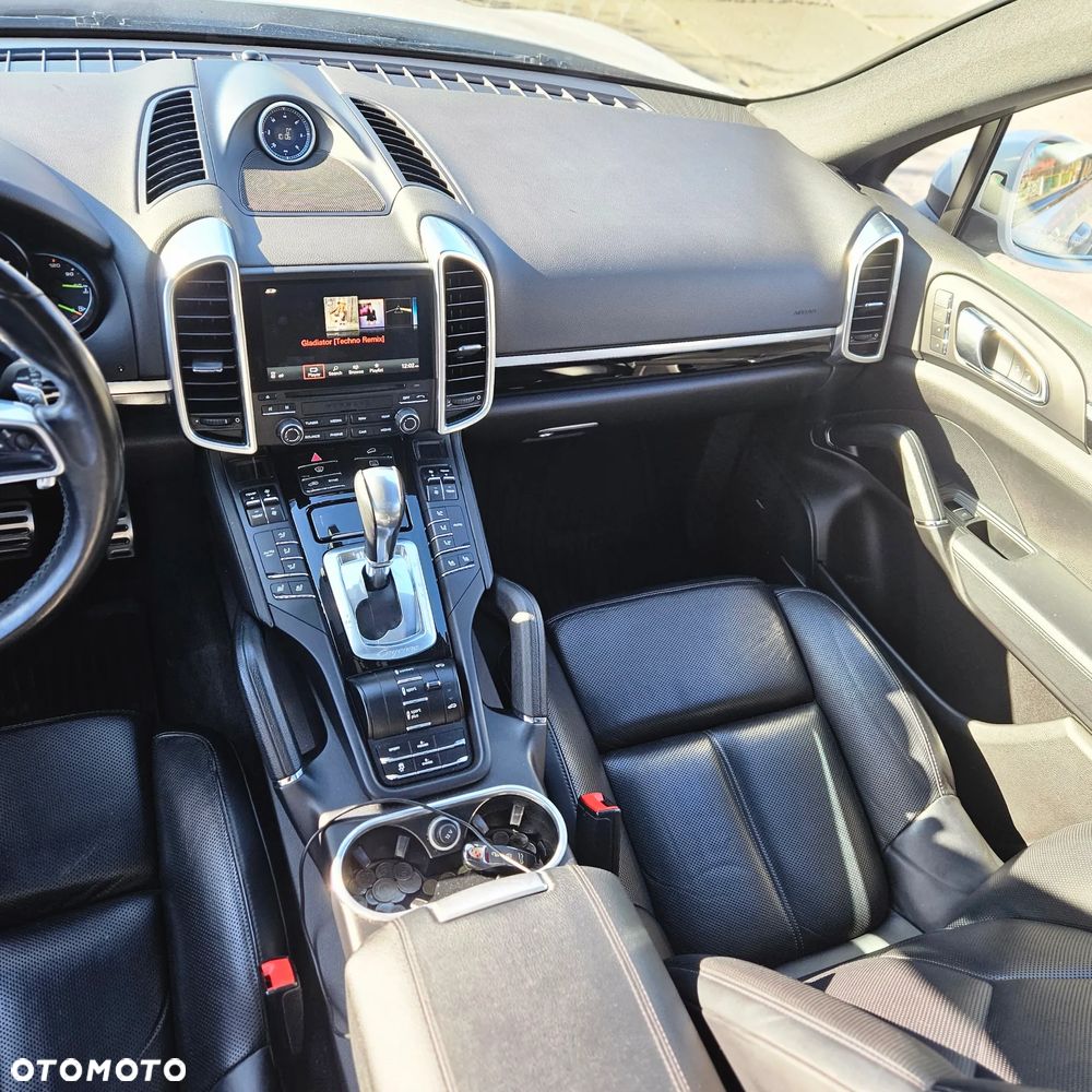 Porsche Cayenne S E-Hybrid Platinum Edition - 30