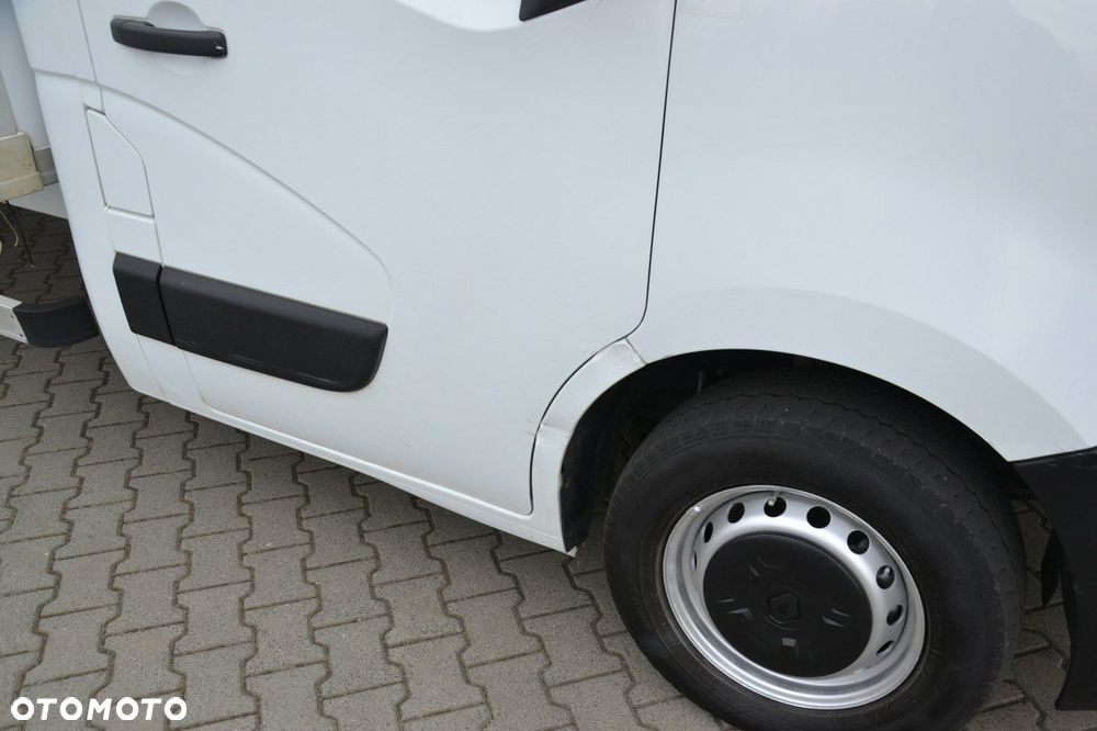 Nissan NV 400 - 9
