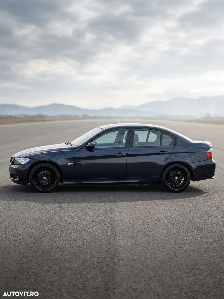 BMW Seria 3 320i - 3