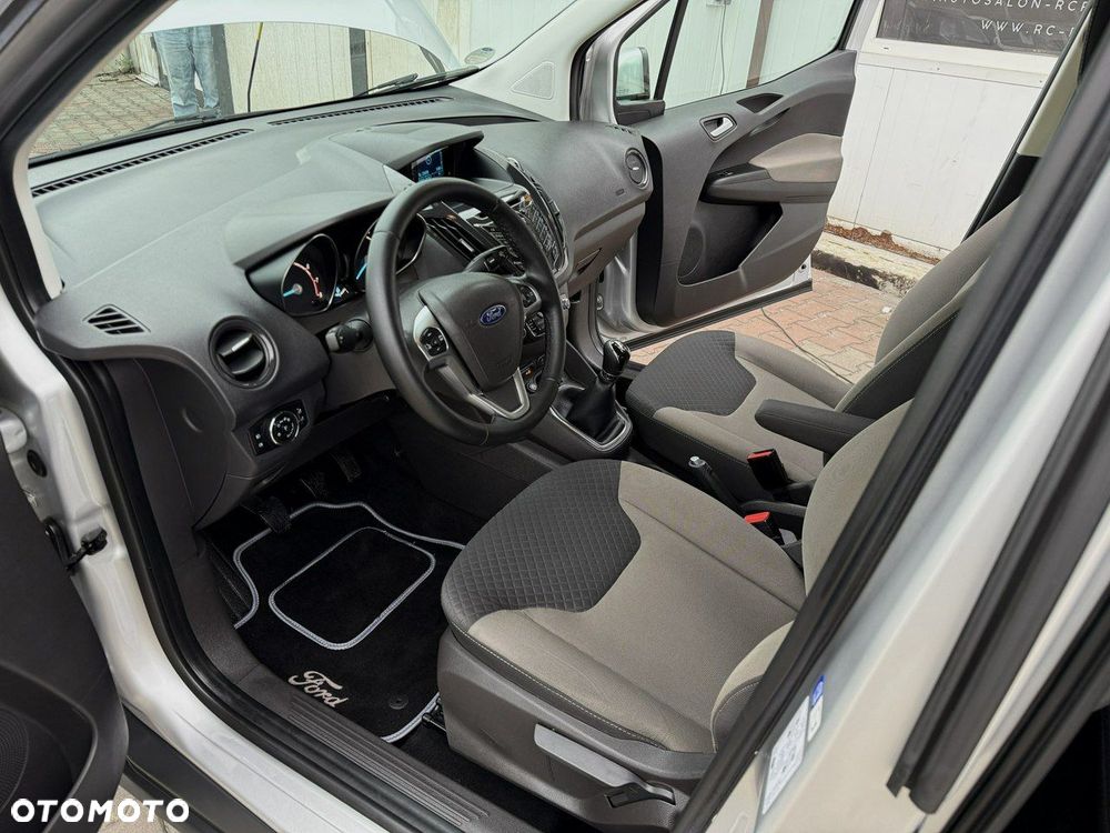 Ford Tourneo Courier 1.0 EcoBoost S&S Titanium - 16