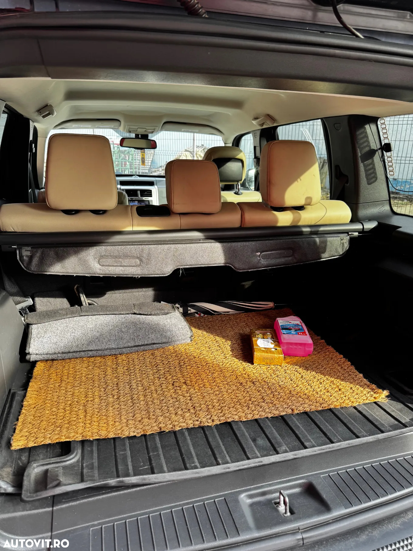 Jeep Cherokee - 16