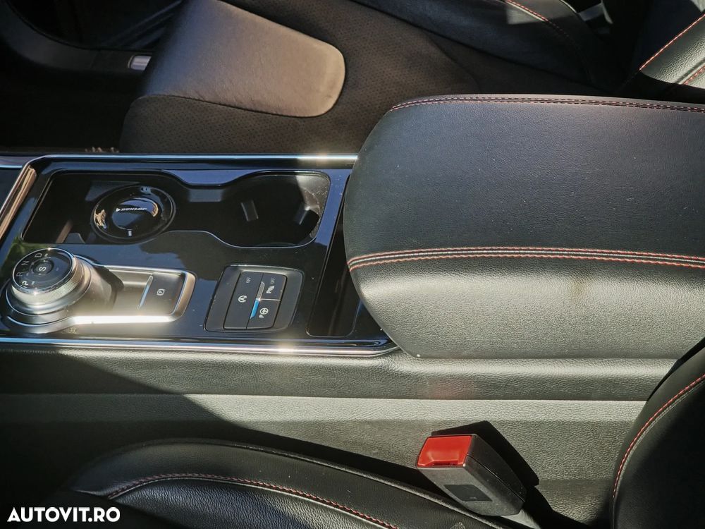 Ford Edge 2.0 Panther A8 AWD ST Line - 11