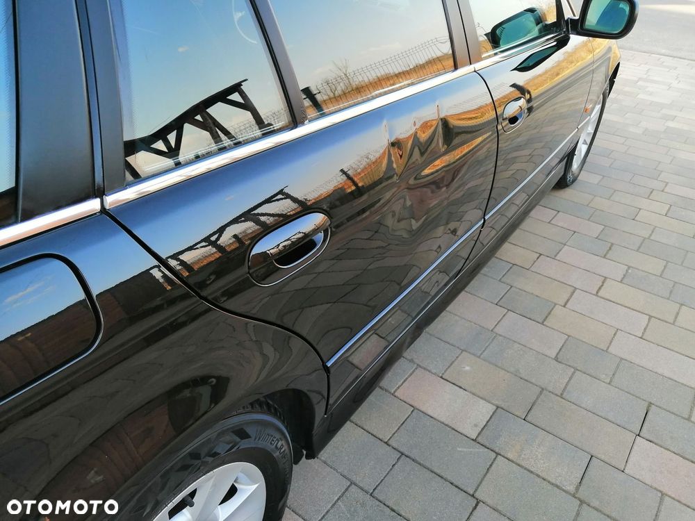 BMW Seria 5 520i Touring - 11