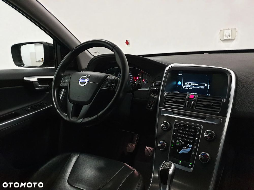 Volvo XC 60 D3 Drive-E Momentum - 11