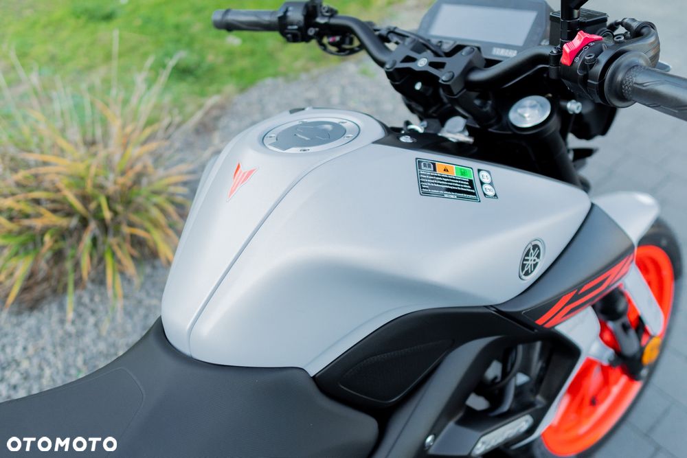 Yamaha MT - 17