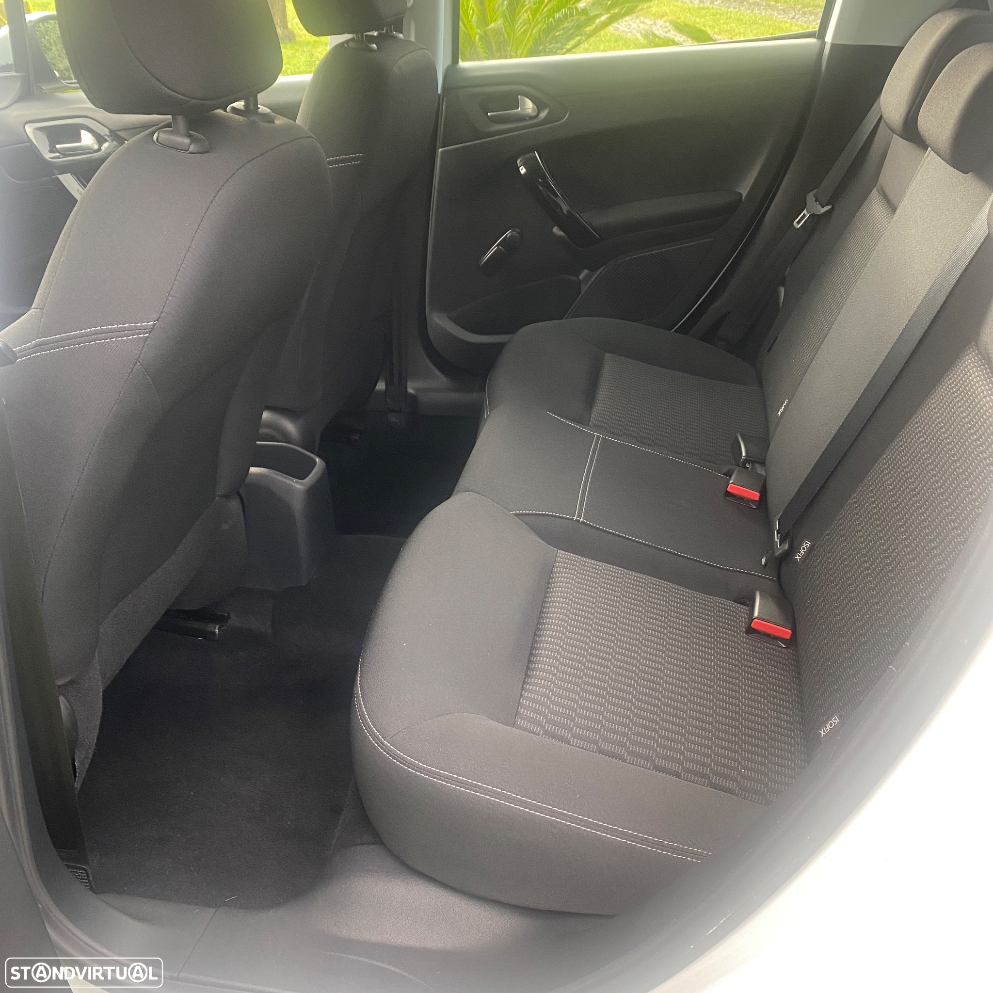 Peugeot 208 1.2 PureTech Style - 5