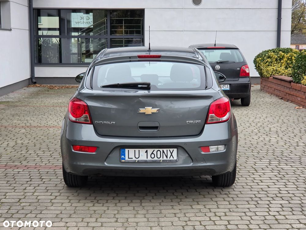 Chevrolet Cruze 2011 photo 3