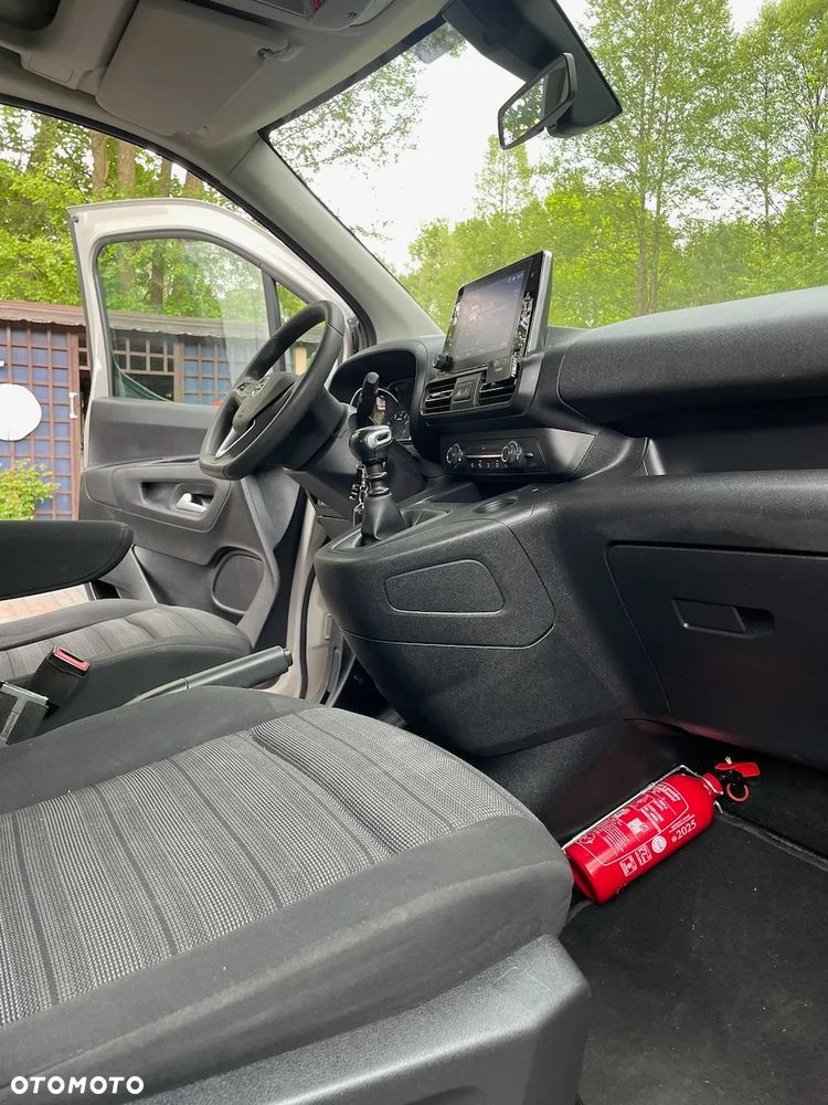 Opel Combo 1.2 Turbo Start/Stop Edition - 25
