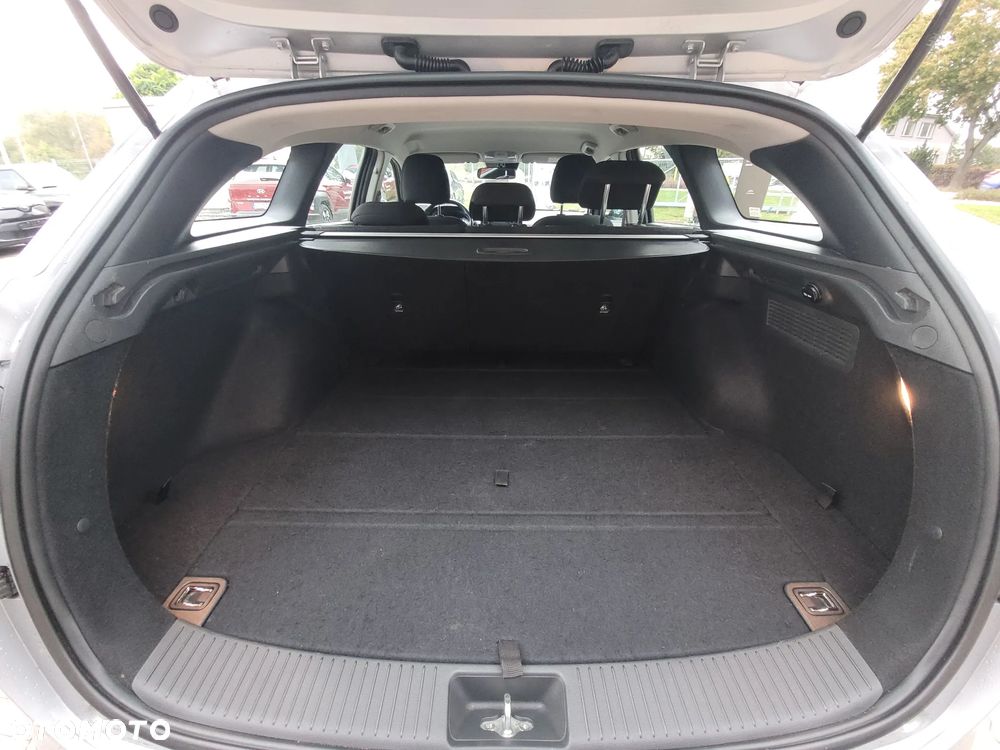 Hyundai i30 1.5 DPI Classic + - 24