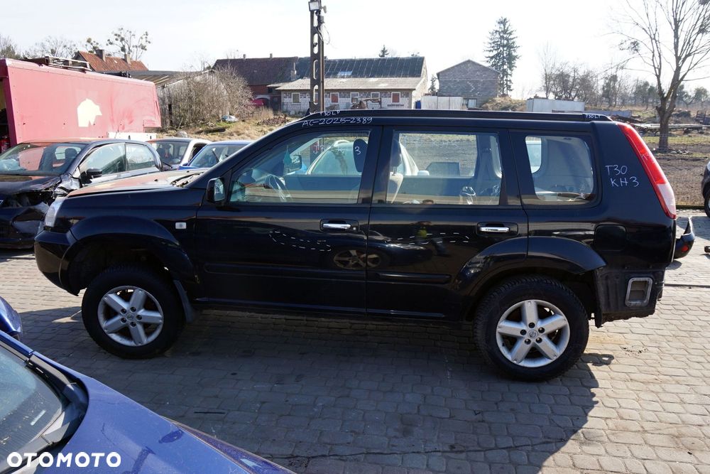 NISSAN X-TRAIL T30 I 2006 KH3 2.0 16V QR20DE 140KM 2WD MT5 CZARNY na części - 2