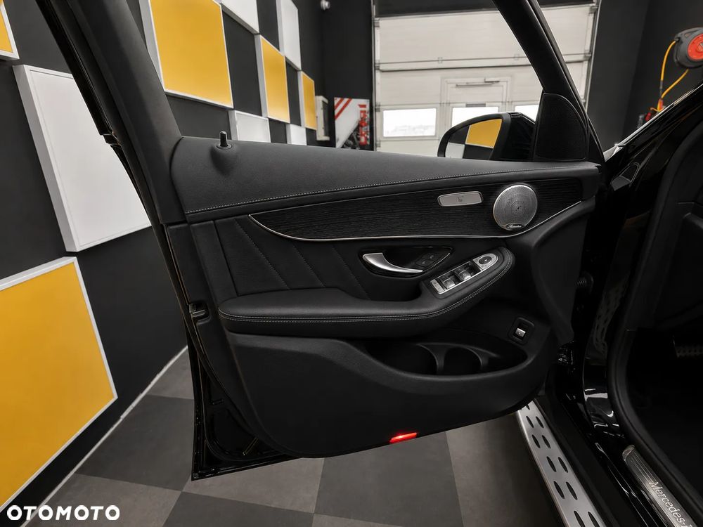 Mercedes-Benz GLC 200 d 4Matic 9G-TRONIC AMG Line Plus - 25