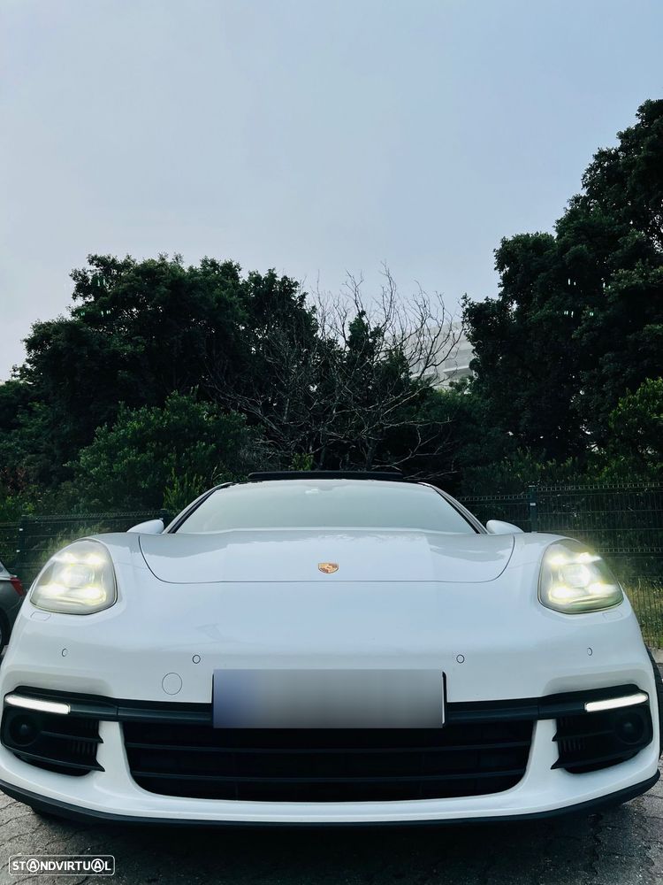 Porsche Panamera 4 E-Hybrid - 30