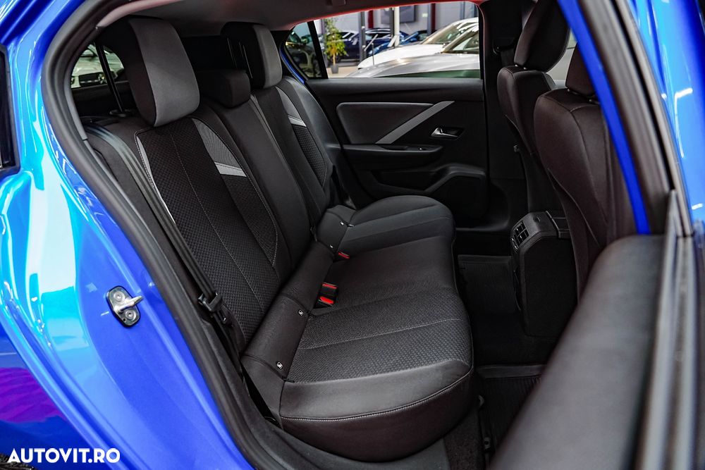 Opel Astra 1.2L Turbo Start/Stop AT8 Business Edition - 18