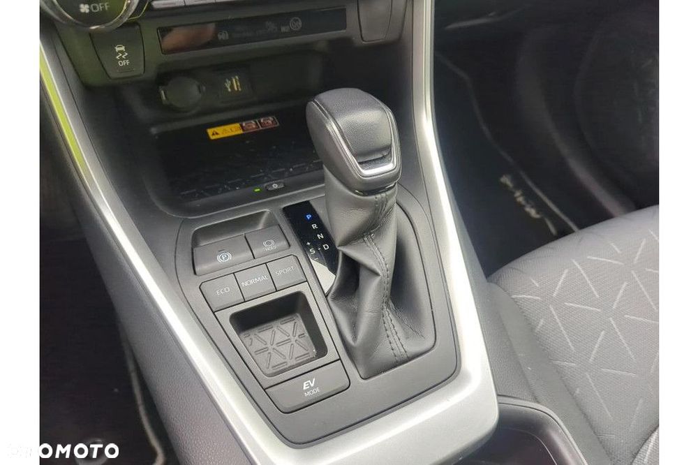 Toyota RAV4 - 9