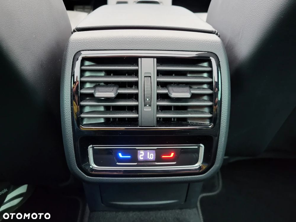 Volkswagen Passat 2.0 TDI SCR DSG 4Motion Business - 12