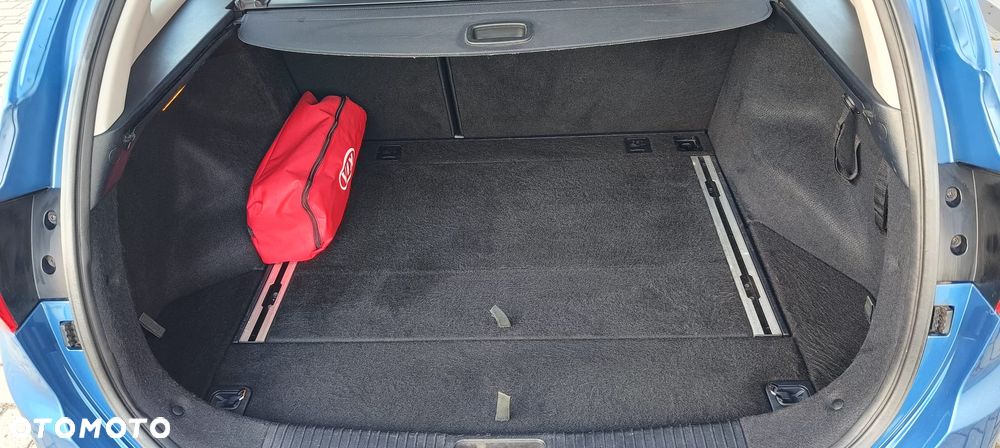 Kia Ceed - 32