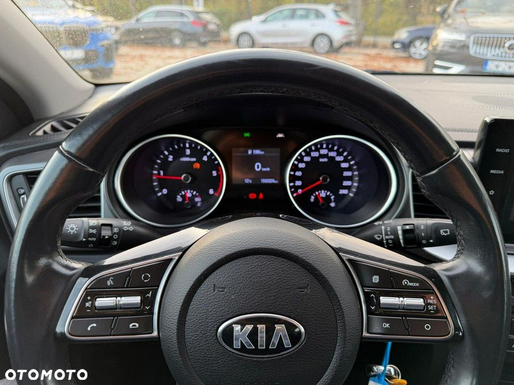 Kia Ceed - 21