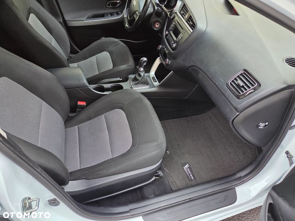 Kia Ceed 1.6 GDI Dream Team Edition - 17