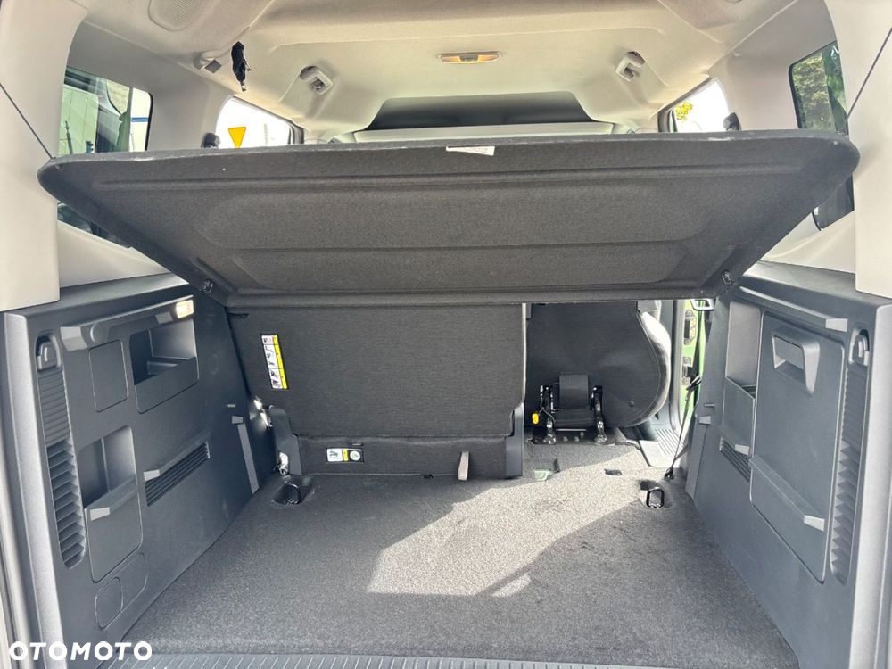 Ford Tourneo Courier - 13