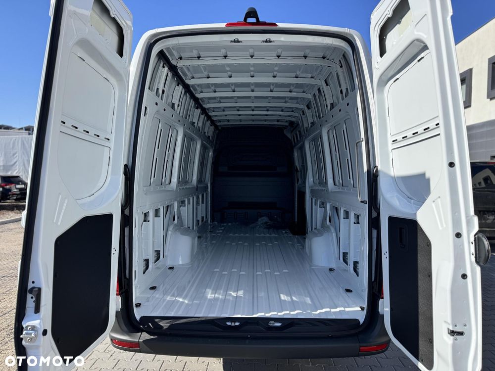 Mercedes-Benz Sprinter - 8