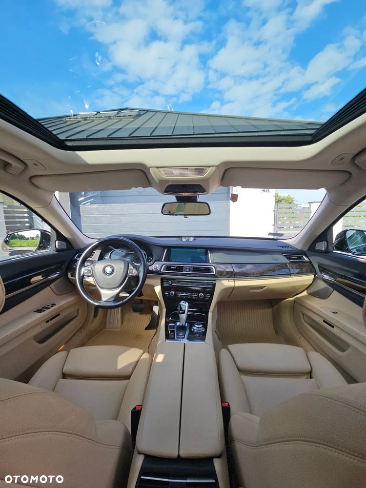 BMW Seria 7 750Ld xDrive - 17