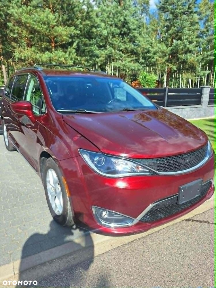 Chrysler Pacifica - 3