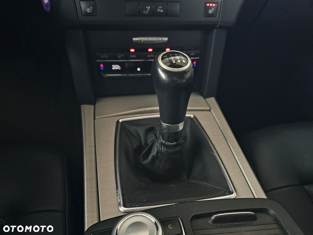 Mercedes-Benz Klasa E - 21