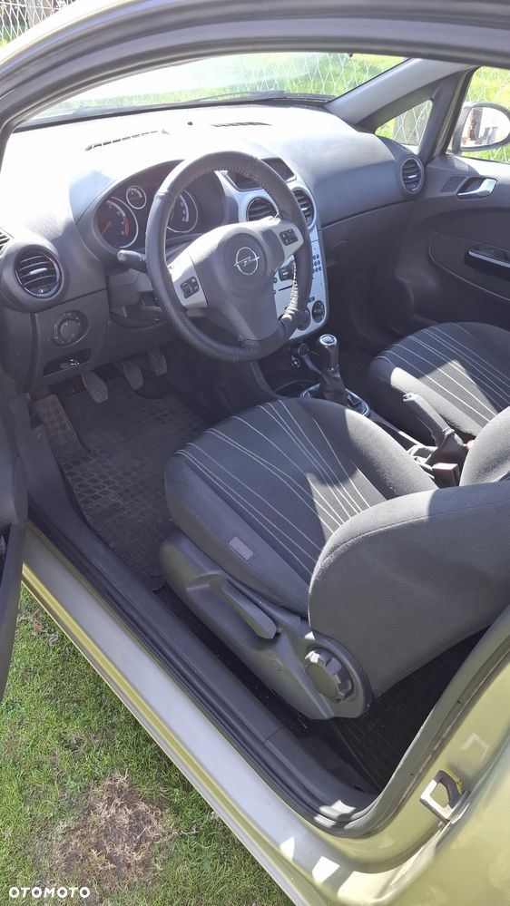 Opel Corsa 1.4 16V Enjoy - 22