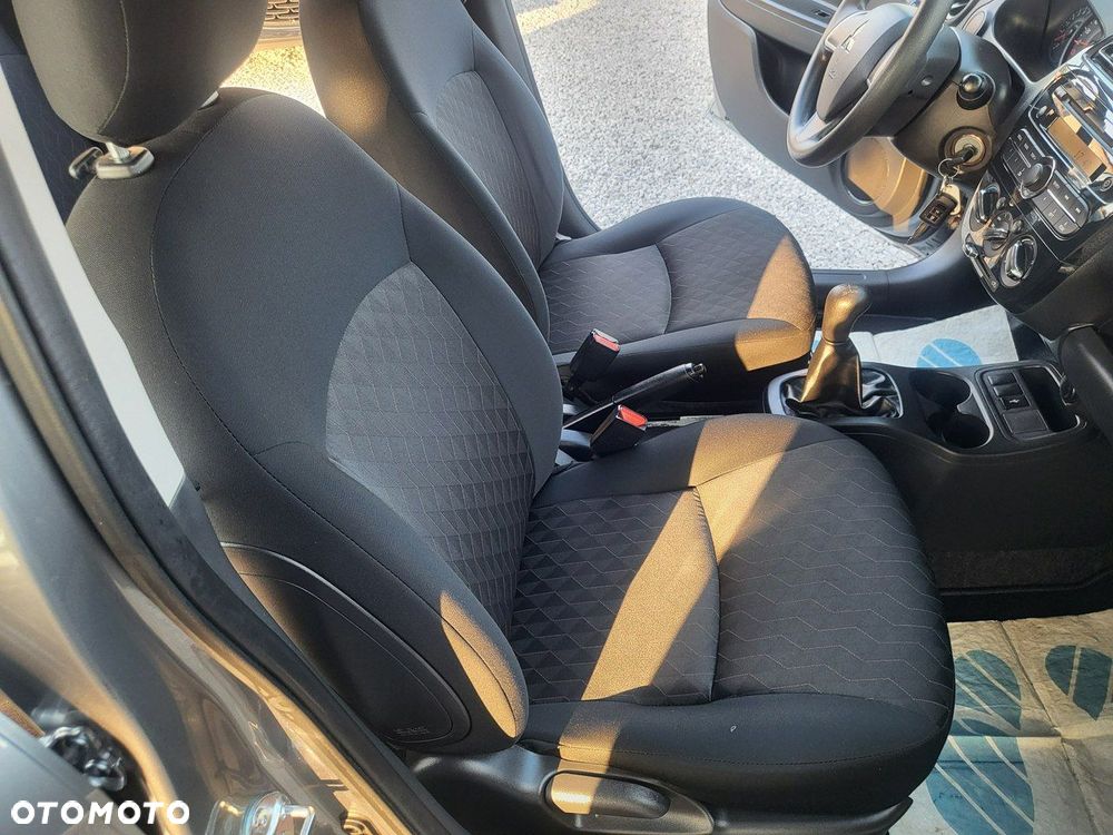 Mitsubishi Space Star - 22