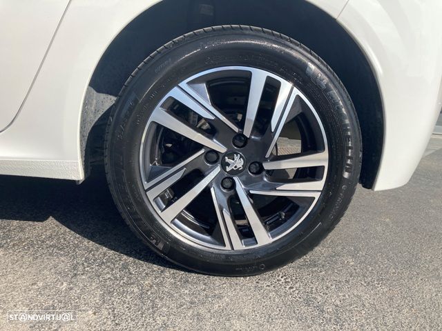 Peugeot 208 1.2 PureTech Allure - 10