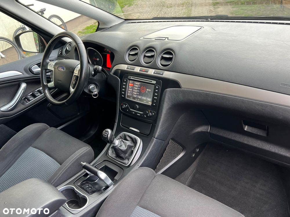 Ford S-Max 2.0 TDCi DPF Champions Edition - 13