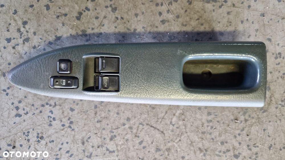 TOYOTA AVENSIS T22 PRZEŁĄCZNIK SZYB LEWY