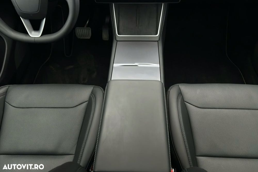 Tesla Model Y Long Range RWD - 17