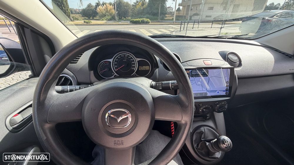 Mazda 2 - 6