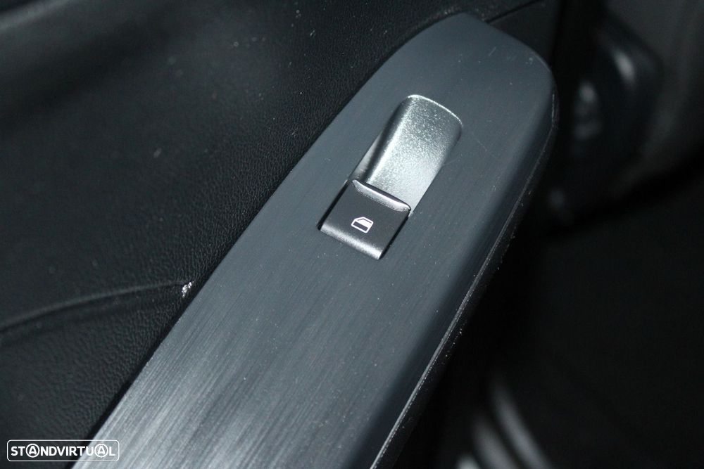 Ford Kuga 1.5 TDCi EcoBlue Titanium Aut. - 34