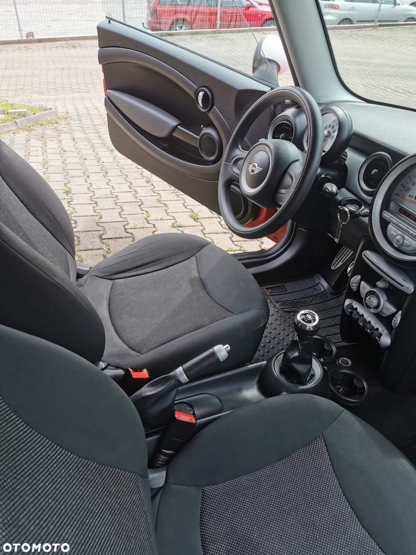 MINI Cooper Standard - 14