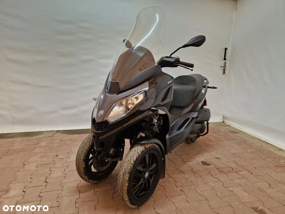 Piaggio MP-3 - 12