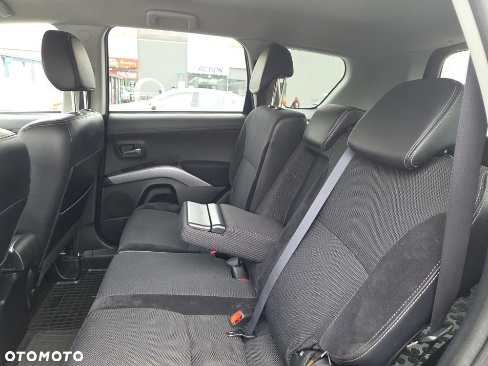 Mitsubishi Outlander 2.0 Intense 2WD - 22