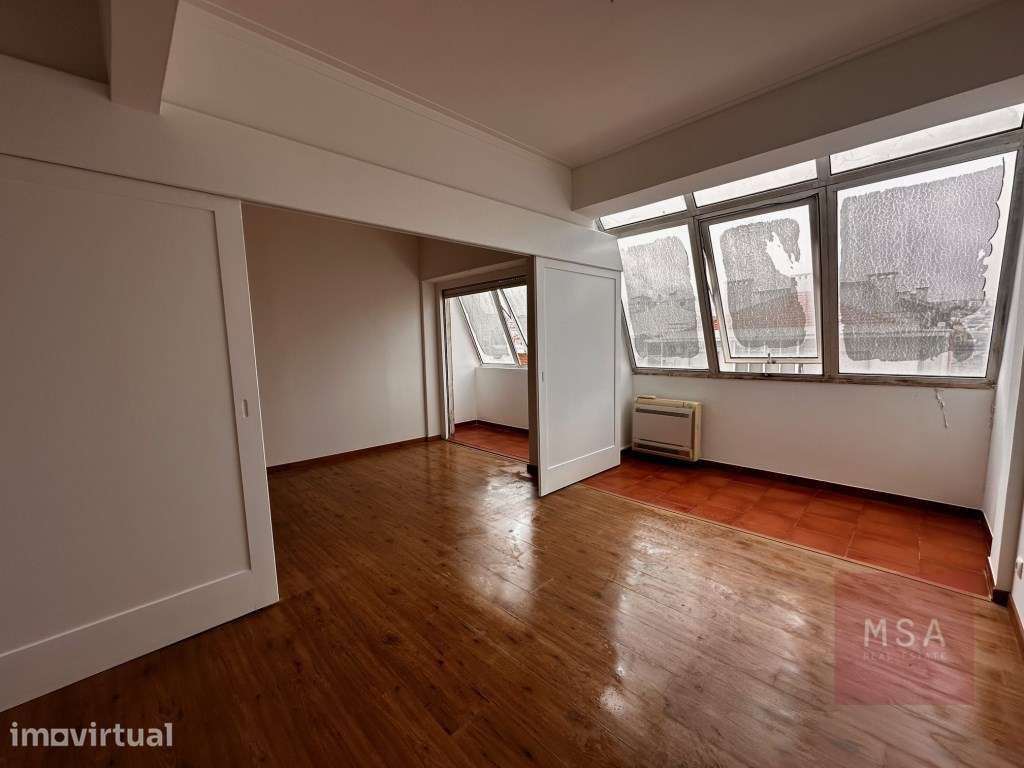 Apartamento T1+1 em Benfica com 70m2 - Grande imagem: 3/12