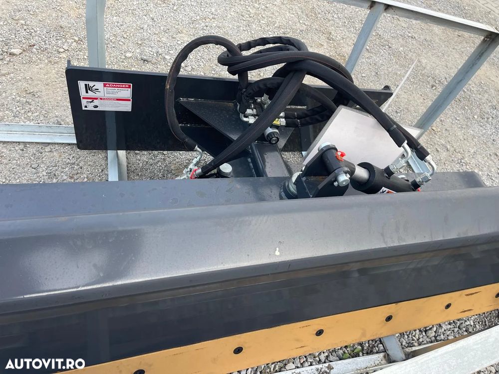 Lama Buldozer pentru mini incarcatoare Bobcat, Caterpillar, latime de 2130 mm - 5