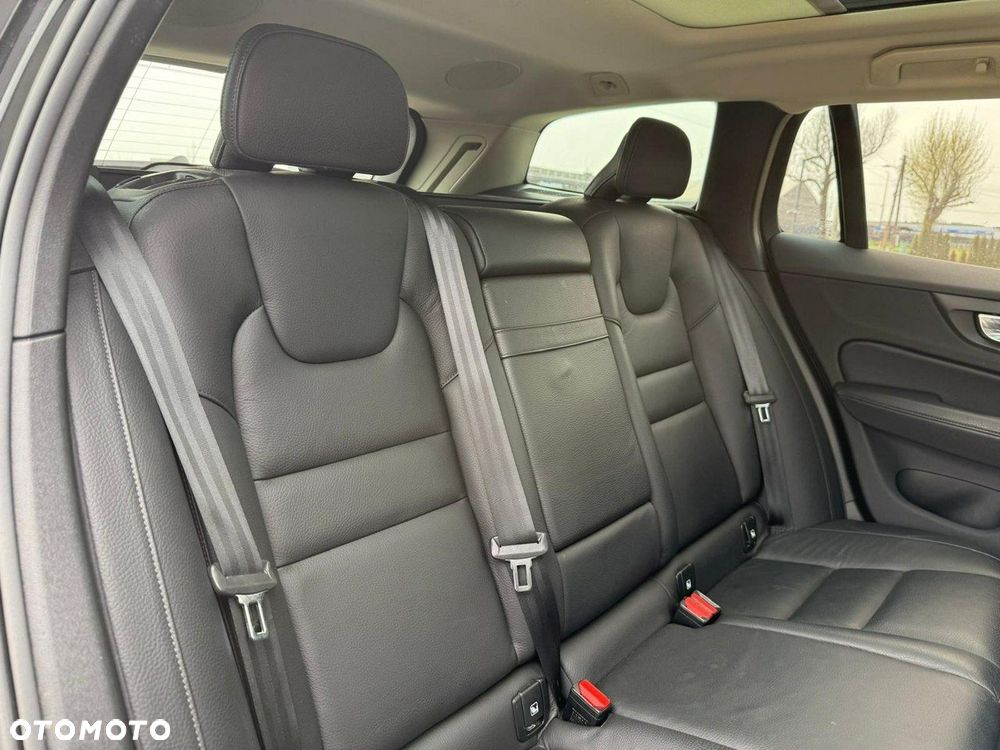 Volvo V60 Cross Country D4 AWD Geartronic Pro - 16